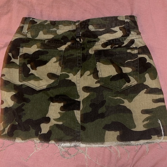 Camo denim skirt frilled. Pls buy too small for me. - Picture 2 of 3